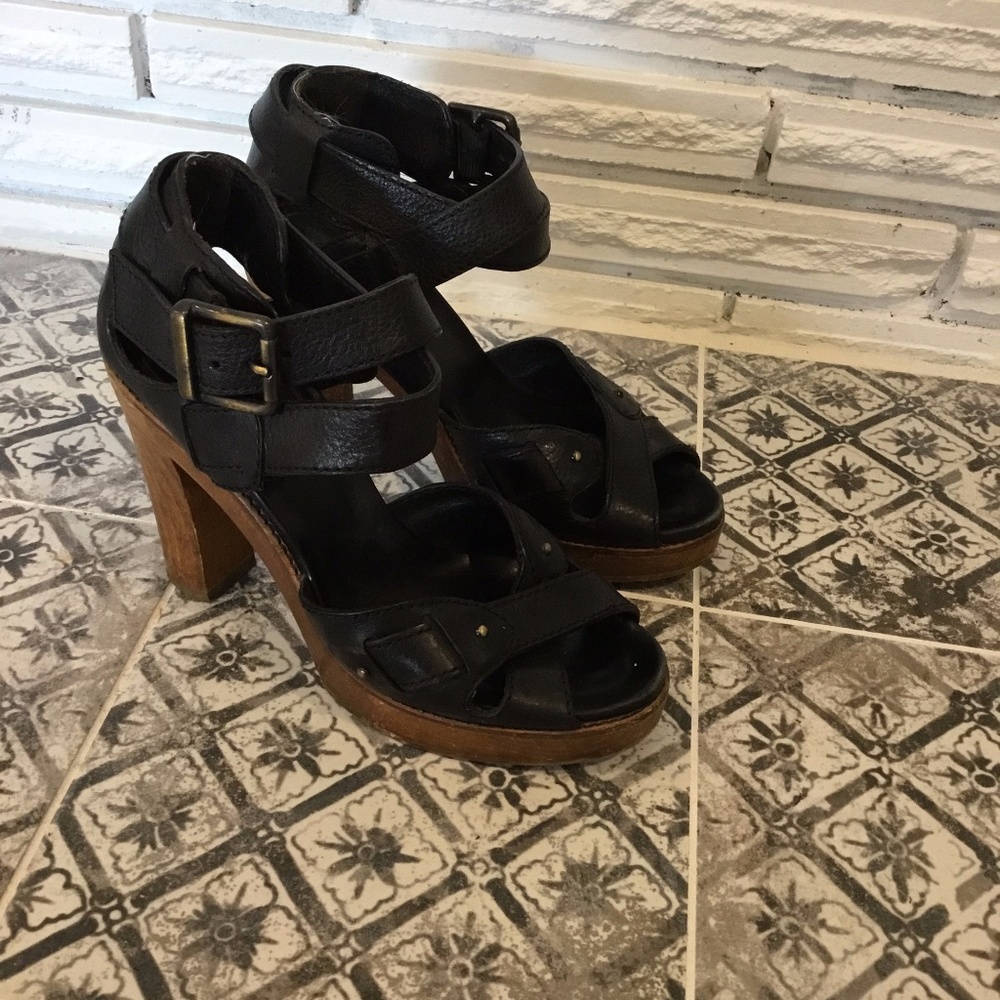 Women's Black Leather Platform Sandal Heels